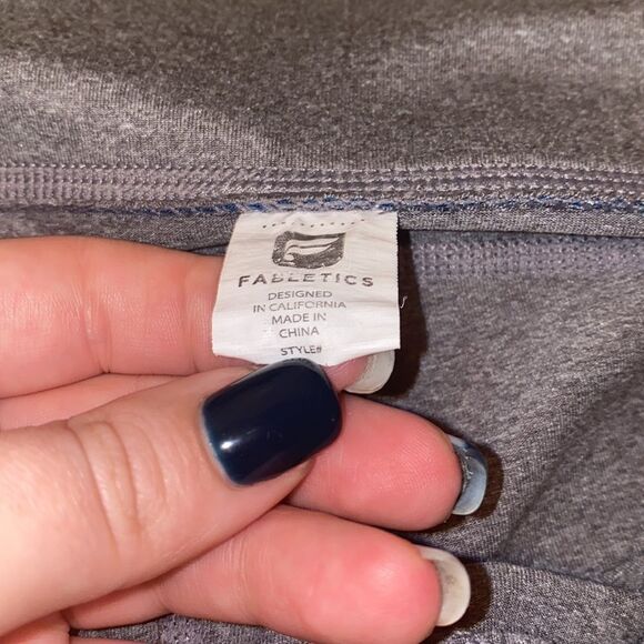 ✨Rio Run Solar Crop Leggings ✨ - Picture 5 of 10